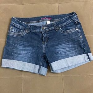 Refuge Jean Short Size 4